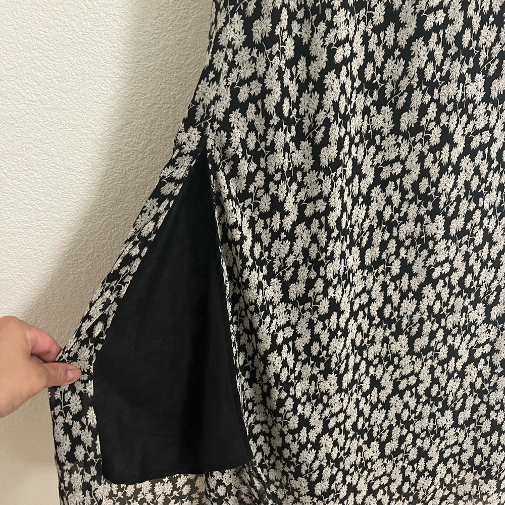 MIDI skirt with a slit